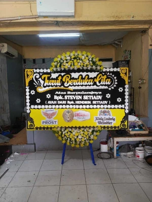 Papan Bunga di Selomanik Kaliwiro